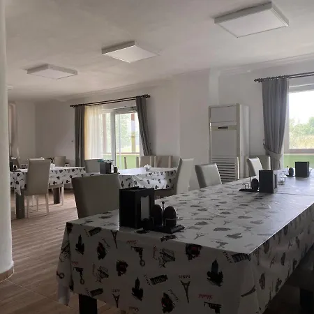Güneş Yönü Omay Otel Otel 2*